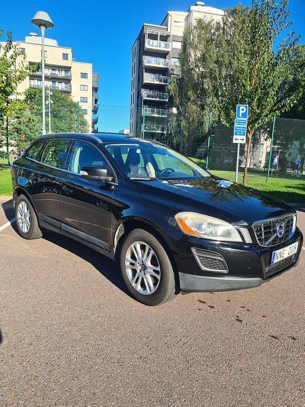 Svart Begagnad 2011 Volvo XC60 Summum SUV | 87 500 kr (Bra pris) - Bild 1/4