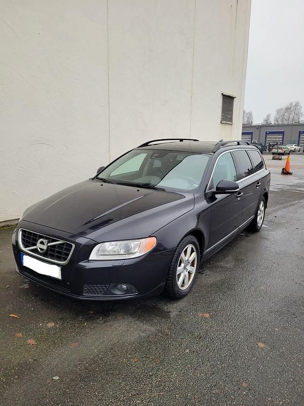 Svart metallic 452 Begagnad 2013 Volvo V70 Kombi | 85 000 kr - Bild 1/4