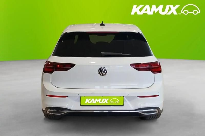 Begagnad VW Golf VIII GTE 150 HK (110 kW) 2021 Vit Halvkombi