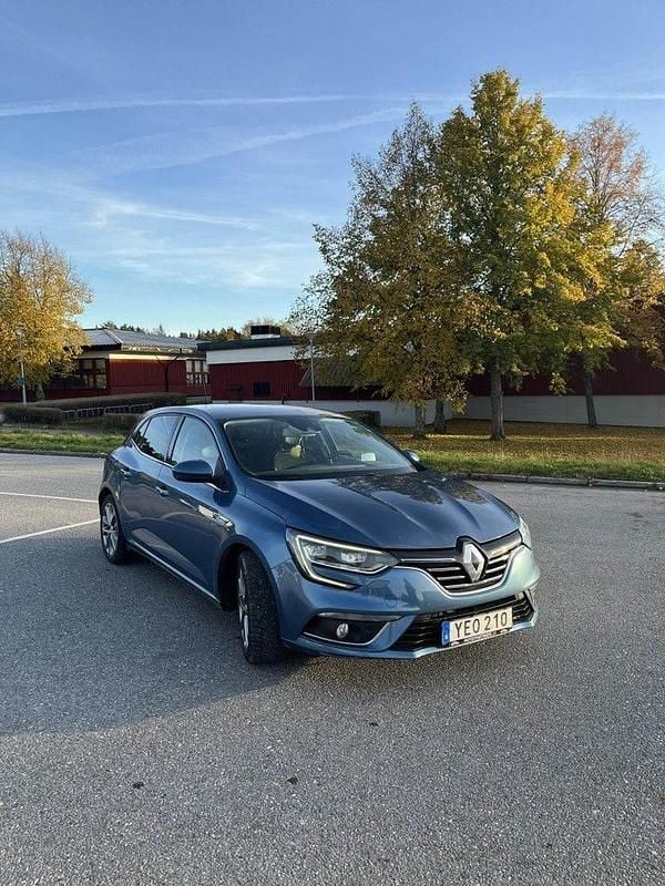 Begagnad 2016 Renault Mégane IV Halvkombi | 115 000 kr (Dyr) - Bild 1/4