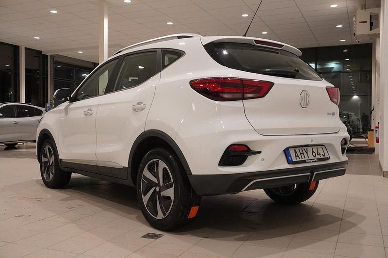 Begagnad MG ZS Comfort 114 kW (156 HK) 2022 Dover white SUV