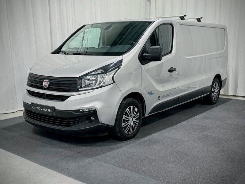 Grå Begagnad 2016 Fiat Talento Van | 139 900 kr (Marknadspris) - Bild 1/4