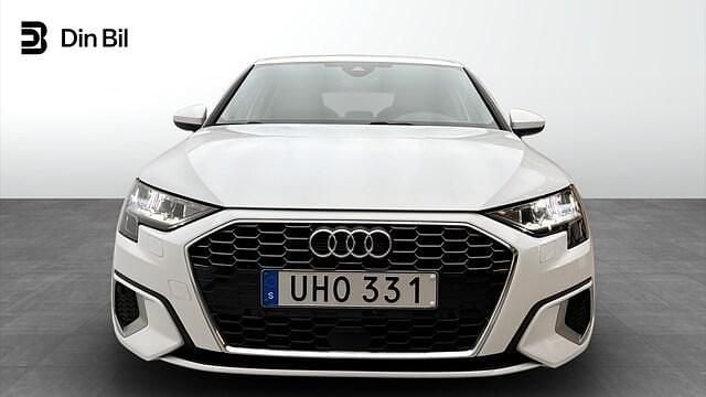 Begagnad Audi A3 Proline 150 HK (110 kW) 2023 Ibisvit Sedan