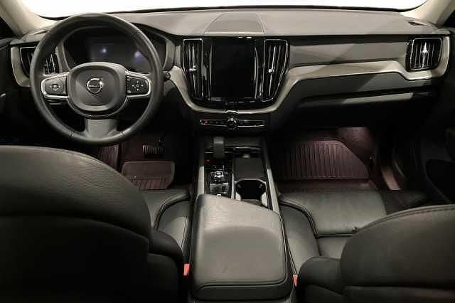 Begagnad Volvo XC60 Core 355 HK (261 kW) 2022 Svart SUV