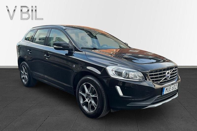 Svart Begagnad 2015 Volvo XC60 Momentum SUV | 209 800 kr (Marknadspris) - Bild 1/4
