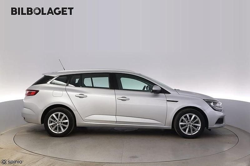 Begagnad Renault Mégane GrandTour Zen 140 HK (102 kW) 2018 Silver Kombi