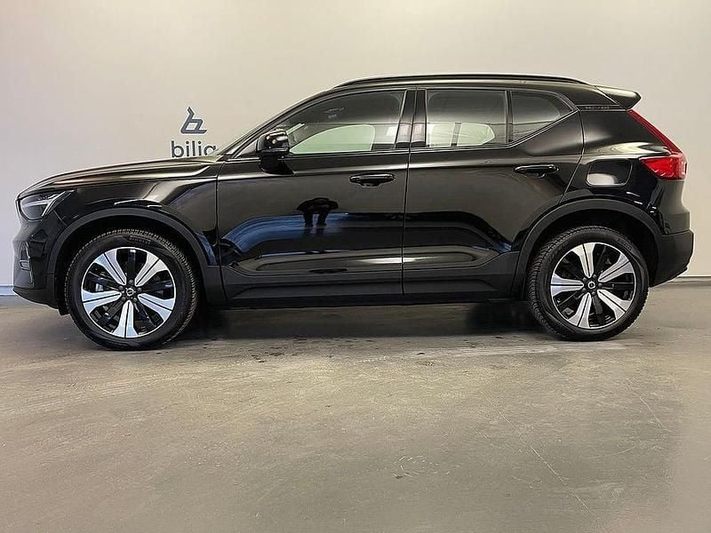 Begagnad Volvo XC40 Core 175 kW (238 HK) 2022 Svart SUV