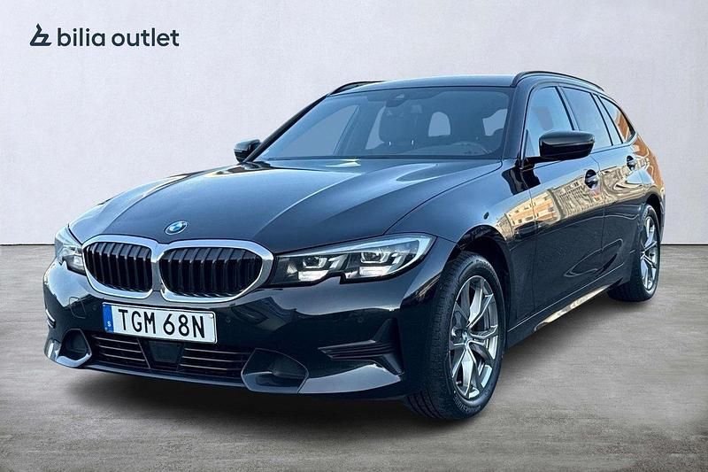 Svart Begagnad 2021 BMW 320 Sport Line Kombi | 329 900 kr (Marknadspris) - Bild 1/4