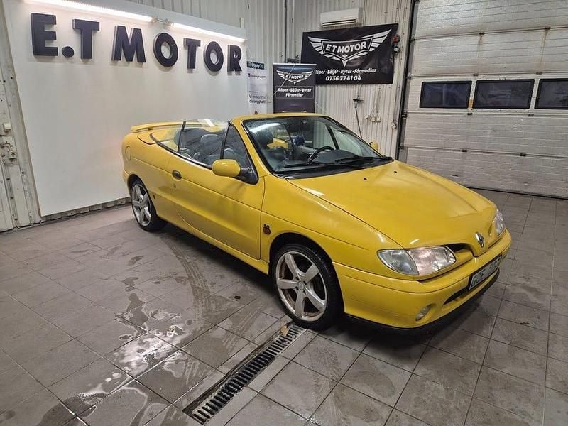 Gul Begagnad 1998 Renault Mégane Cabriolet Cab | 15 000 kr - Bild 1/4