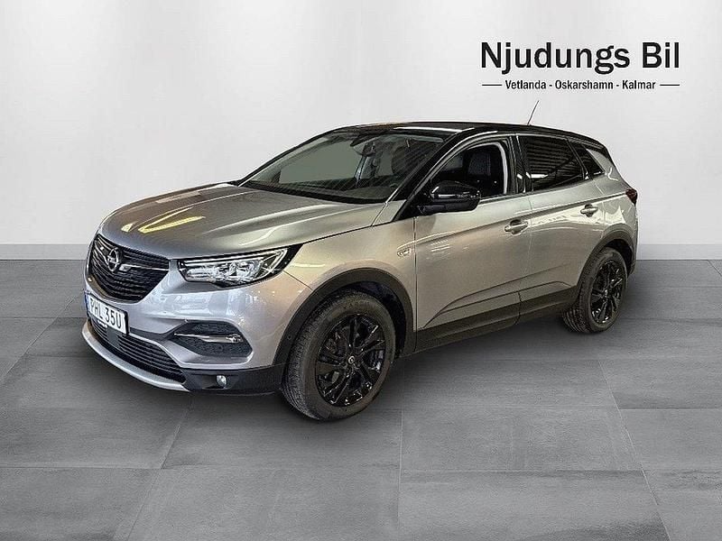 Grå Begagnad 2021 Opel Grandland X Design Edition SUV | 199 900 kr (Marknadspris) - Bild 1/4