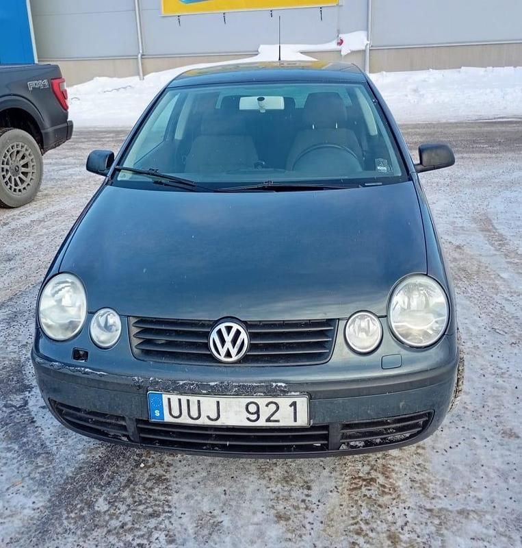 Begagnad 2004 VW Polo Halvkombi | 27 000 kr (Marknadspris) - Bild 1/4