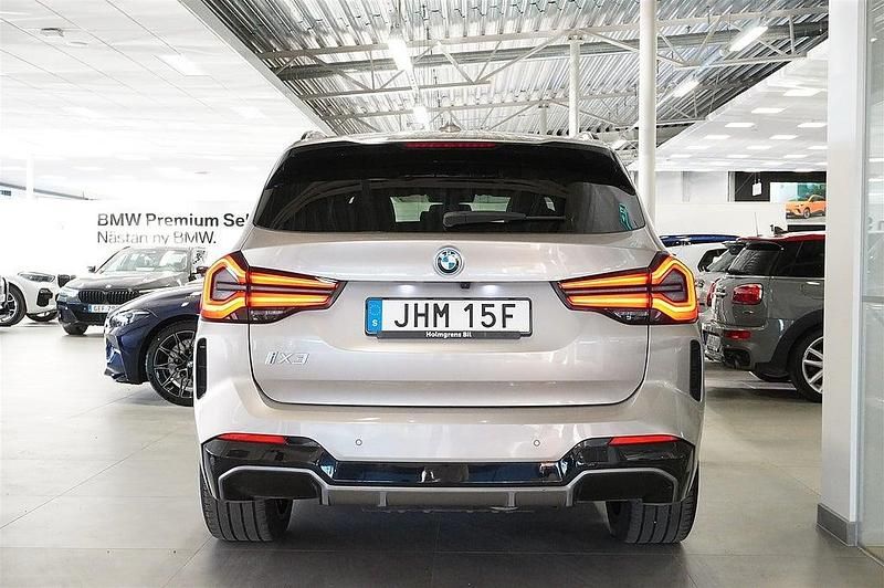 Begagnad BMW iX3 M Sport 210 kW (286 HK) 2022 Silver SUV