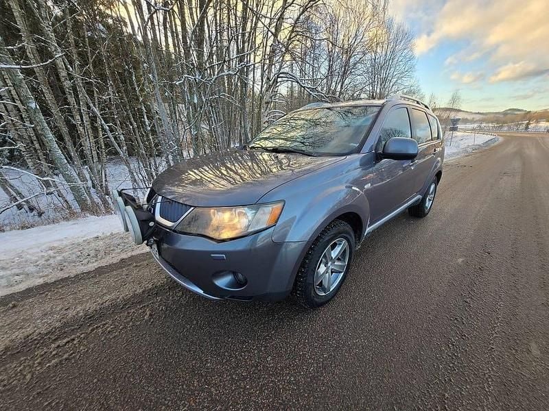 Gråmetallic Begagnad 2008 Mitsubishi Outlander SUV | 34 900 kr (Dyr) - Bild 1/4