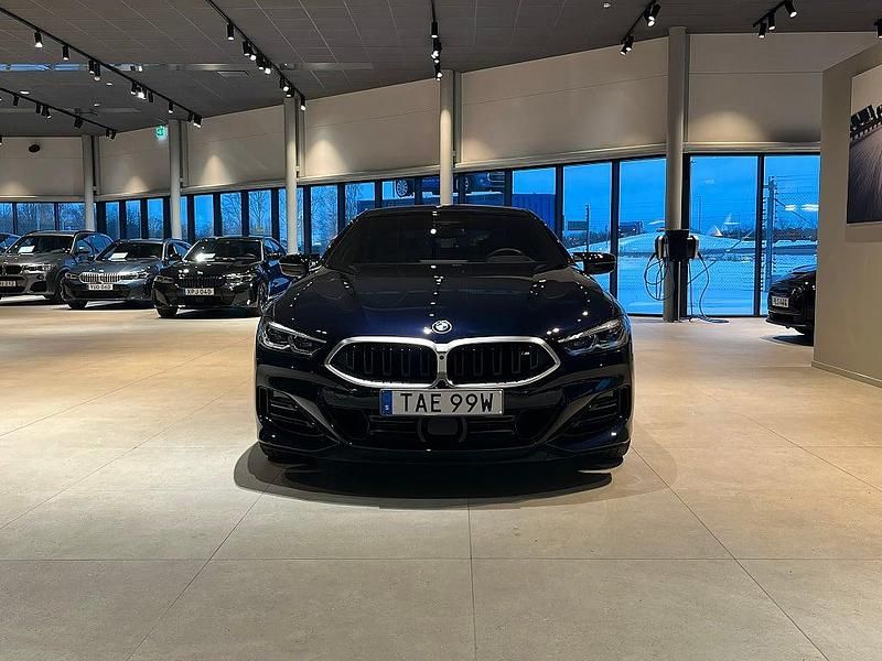 Begagnad BMW M850 530 HK (389 kW) 2024 Svart Sportkupé