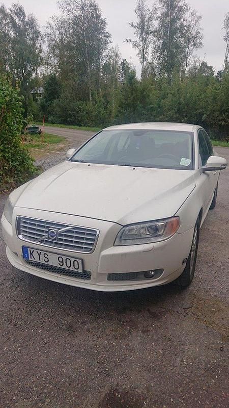 Vit Begagnad 2007 Volvo S80 Momentum Sedan | 55 000 kr (Marknadspris) - Bild 1/4