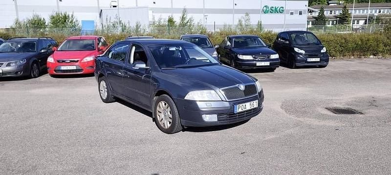 Mörkgrå (grå) Begagnad 2008 Skoda Octavia Halvkombi | 24 900 kr (Bra pris) - Bild 1/4