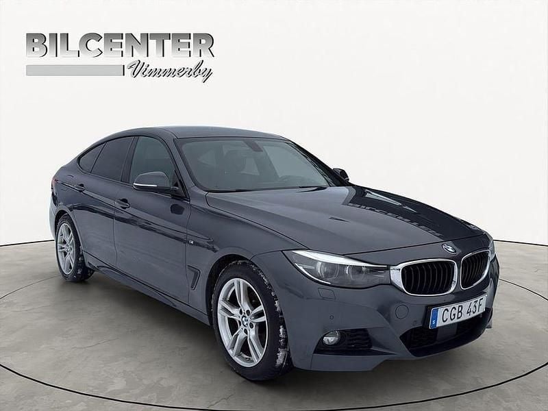 Grå Begagnad 2019 BMW 320 Gran Turismo M Sport Halvkombi | 187 500 kr (Marknadspris) - Bild 1/4