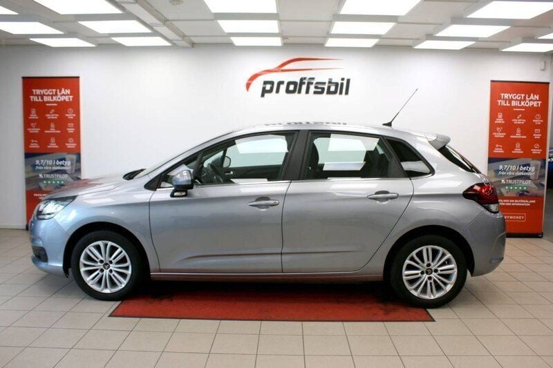 Silver Begagnad 2017 Citroën C4 Halvkombi | 94 900 kr (Marknadspris) - Bild 1/4