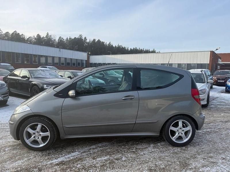 Begagnad Mercedes A180 Avantgarde 109 HK (80 kW) 2008 Mörkgrå Halvkombi