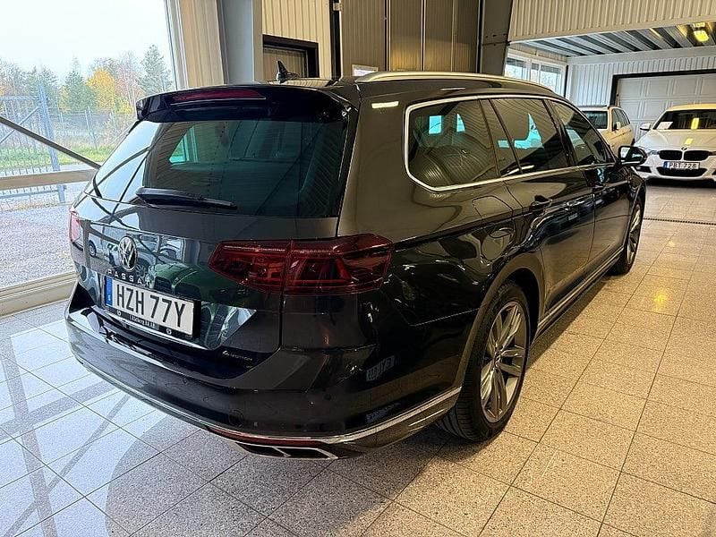Begagnad VW Passat R-line 200 HK (147 kW) 2021 Gråmetallic Kombi