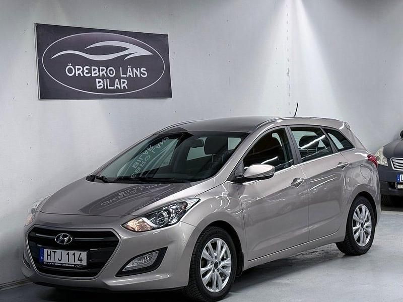 Begagnad Hyundai i30 110 HK (80 kW) 2016 Ljusbrun (brun) Kombi