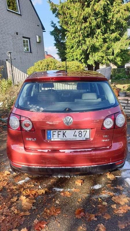 Röd Begagnad 2007 VW Golf Plus Cross Trendline Minibuss | 51 000 kr (Marknadspris) - Bild 1/4