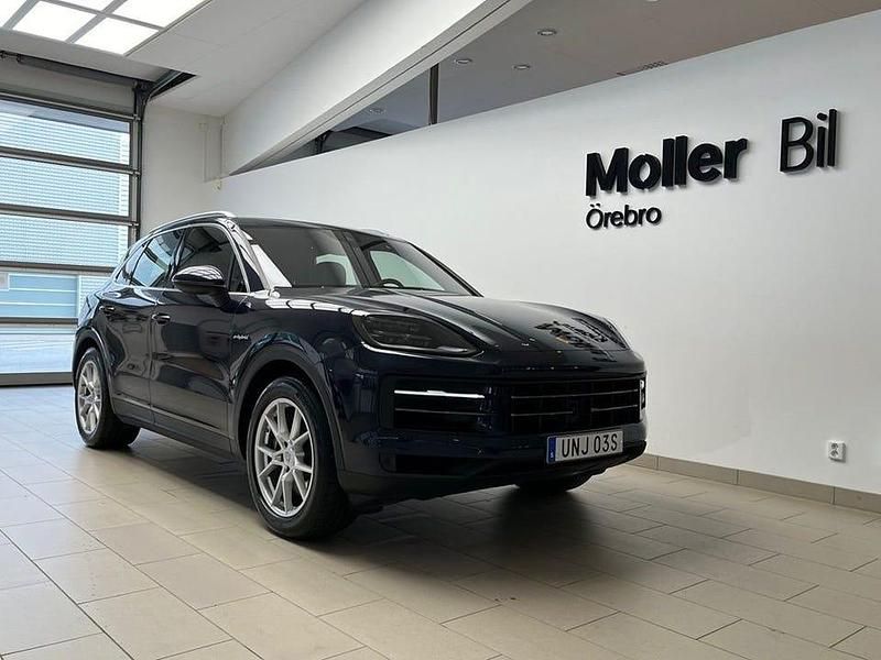 Blå Begagnad 2024 Porsche Cayenne SUV | 979 000 kr - Bild 1/4