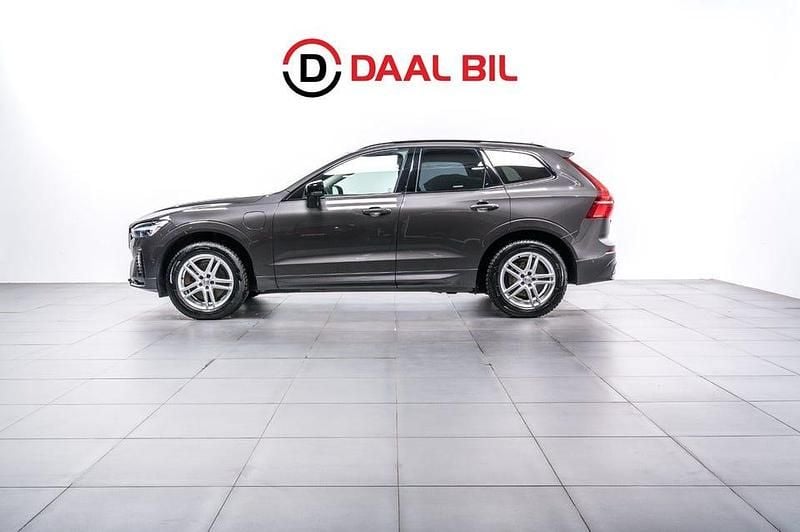 Grå Begagnad 2023 Volvo XC60 R-Design SUV | 399 700 kr - Bild 1/4