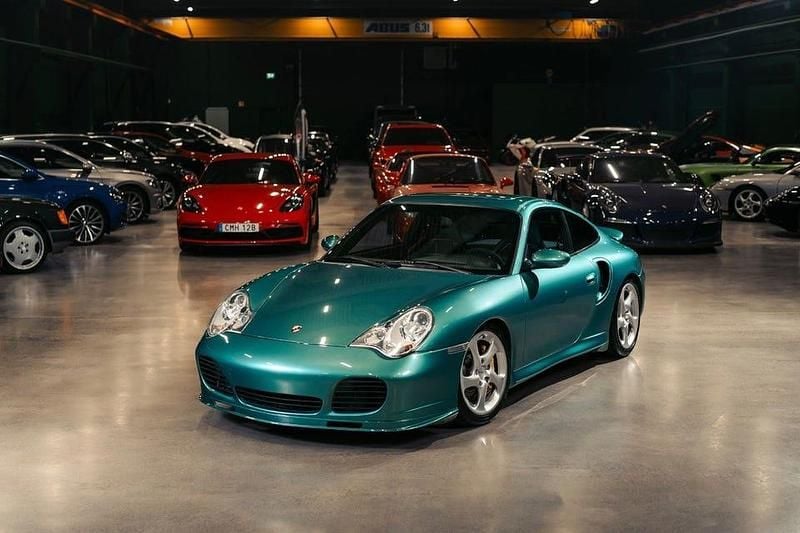 Silver (grön) Begagnad 2003 Porsche 996 Turbo Sportkupé | 899 900 kr - Bild 1/1