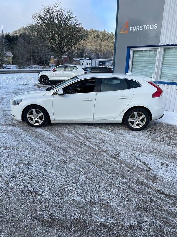 Begagnad Volvo V40 116 HK (85 kW) 2015 Vit