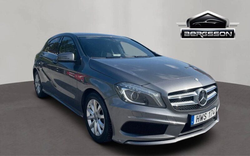 Mörkgrå Begagnad 2015 Mercedes A200 AMG line Halvkombi | 179 900 kr (Marknadspris) - Bild 1/4