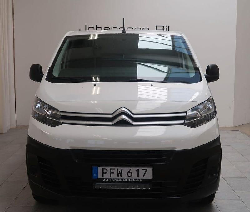 Begagnad Citroën Jumpy 122 HK (89 kW) 2017 Vit Minibuss