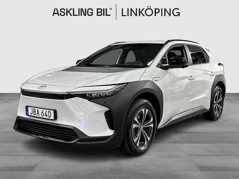 Vit Begagnad 2024 Toyota bZ4X Edition SUV | 389 000 kr (Marknadspris) - Bild 1/4