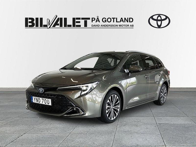 Grön Begagnad 2024 Toyota Corolla Kombi | 349 000 kr (Lite dyr) - Bild 1/4