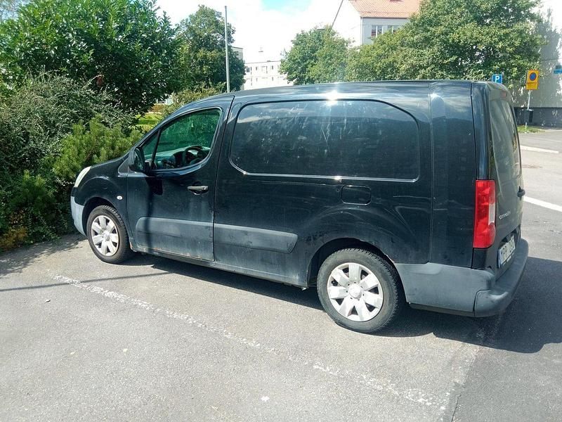 Svart Begagnad 2011 Citroën Berlingo Minibuss | 13 000 kr (Superpris) - Bild 1/3