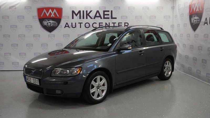 Grå Begagnad 2005 Volvo V50 Kinetic Kombi | 42 900 kr (Bra pris) - Bild 1/4