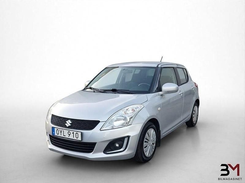 Silver Begagnad 2016 Suzuki Swift Halvkombi | 109 900 kr (Marknadspris) - Bild 1/4