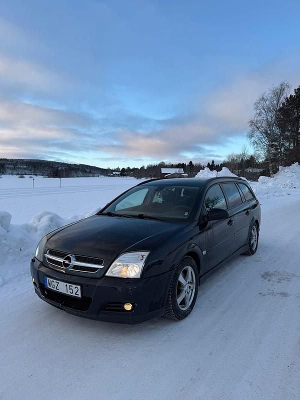 Begagnad 2005 Opel Vectra | 17 000 kr - Bild 1/4