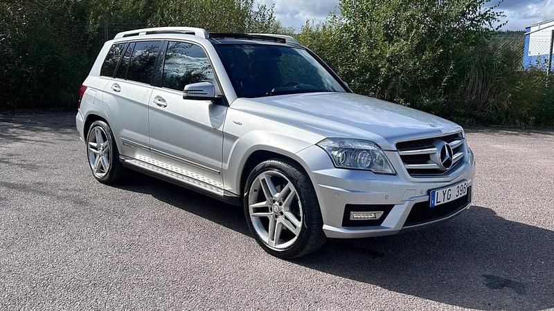 Silver Begagnad 2011 Mercedes GLK220 AMG SUV | 129 901 kr (Bra pris) - Bild 1/4