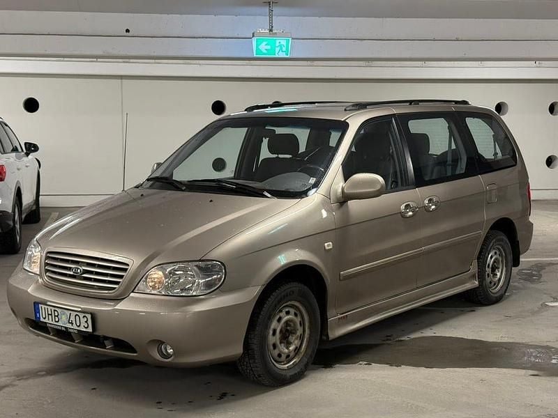 Begagnad 2003 Kia Carnival Minibuss | 69 500 kr - Bild 1/4