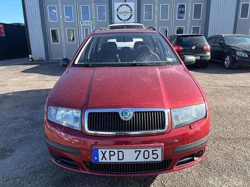 Begagnad Skoda Fabia 64 HK (47 kW) 2006 Röd Kombi