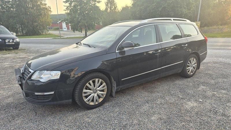Svart Begagnad 2008 VW Passat Sportline Kombi | 6 000 kr (Superpris) - Bild 1/4
