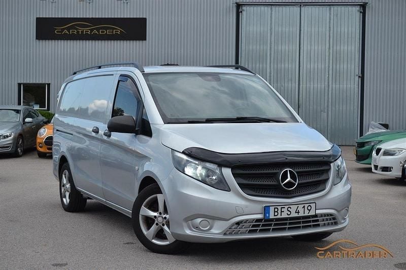 Silver Begagnad 2015 Mercedes Vito Minibuss | 114 900 kr (Marknadspris) - Bild 1/4