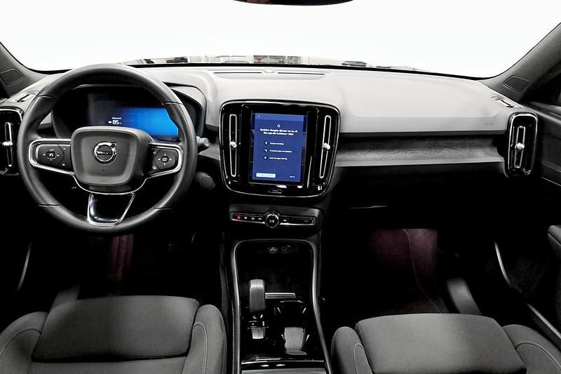 Begagnad Volvo XC40 Single Motor 175 kW (238 HK) 2023 Svart SUV