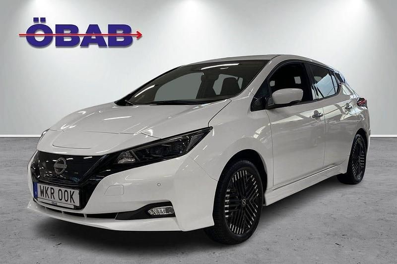 Vit Begagnad 2022 Nissan Leaf N-Connecta Halvkombi | 258 900 kr (Lite dyr) - Bild 1/4