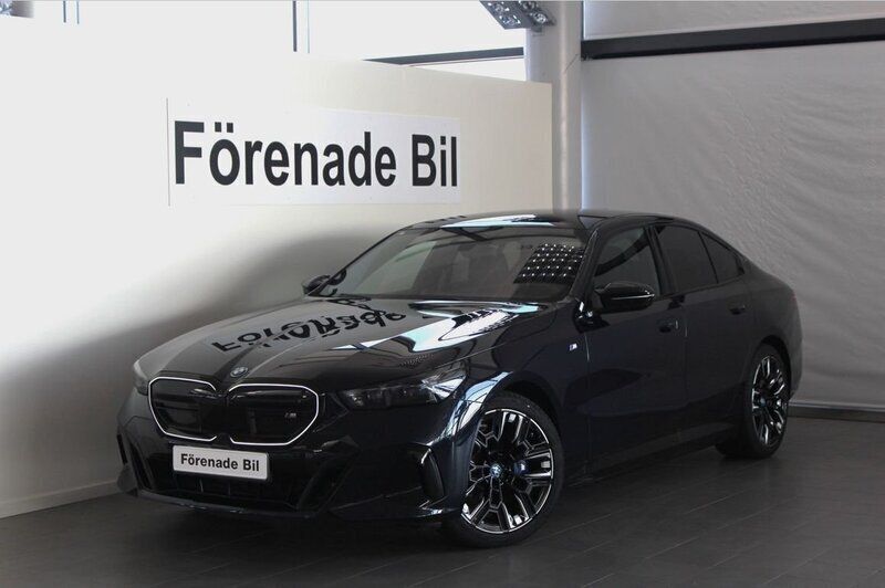 Begagnad 2024 BMW i5 M Sport Sedan | 859 000 kr - Bild 1/4