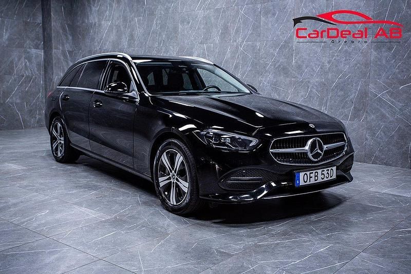 Svart Begagnad 2022 Mercedes C300e Avantgarde Kombi | 384 800 kr - Bild 1/4