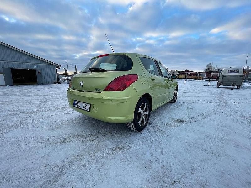 Begagnad Peugeot 308 109 HK (80 kW) 2008 Grön Halvkombi