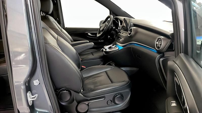 Begagnad Mercedes V250 190 HK (139 kW) 2019 Grå Minibuss