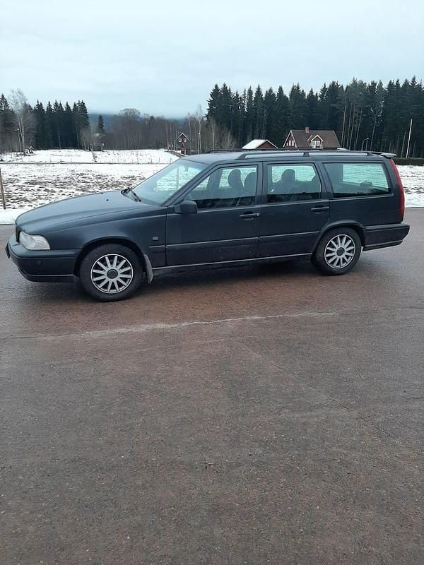 Begagnad Volvo V70 165 HK (121 kW) 1999 Kombi